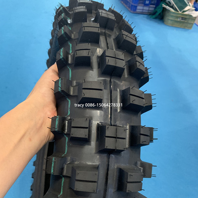 아프리카 시장 최고의 선택 녹색 부드러운 타이어 120/90-18 매일 5000 pcs 생산