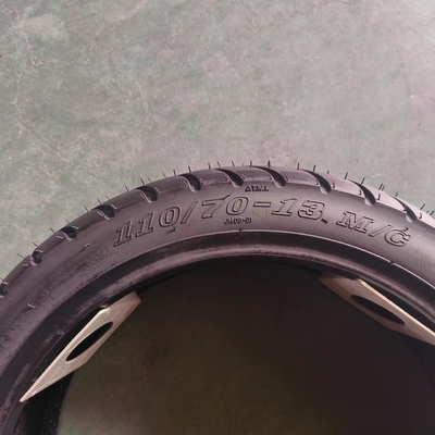 OEM 합격 110/70-13 오토바이 타이어 삼륜구동 및 전기 모터 스쿠터