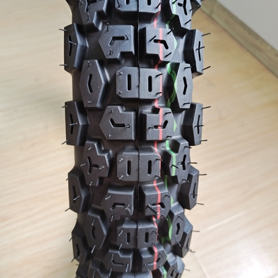 45% 고무 함유 17 인치 3.00-17 모터사이클 타이어 TVS 및 HONDA DIO 모터사이클