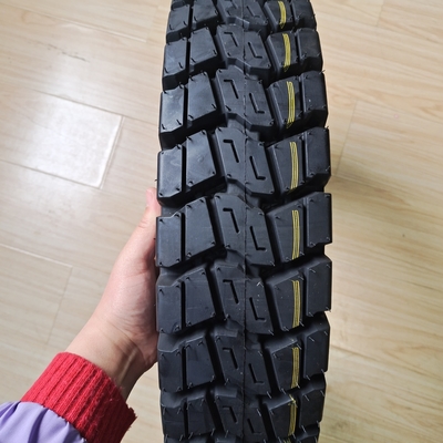 OEM 용납되는 슈퍼 4.50-12 튜브리스 오토바이 타이어