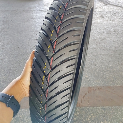 4.2kg 무게 부드러운 고무 모터사이클 타이어 100/90/18 120/80/17 100/90-17 120/70/17 909017