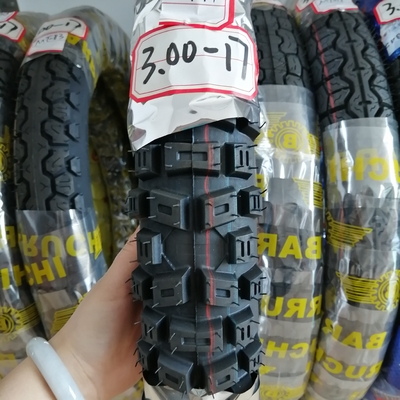 3.00-17 오토바이 타이어 20000 KM의 작동 기간과 5000 pcs / 일 생산 용량