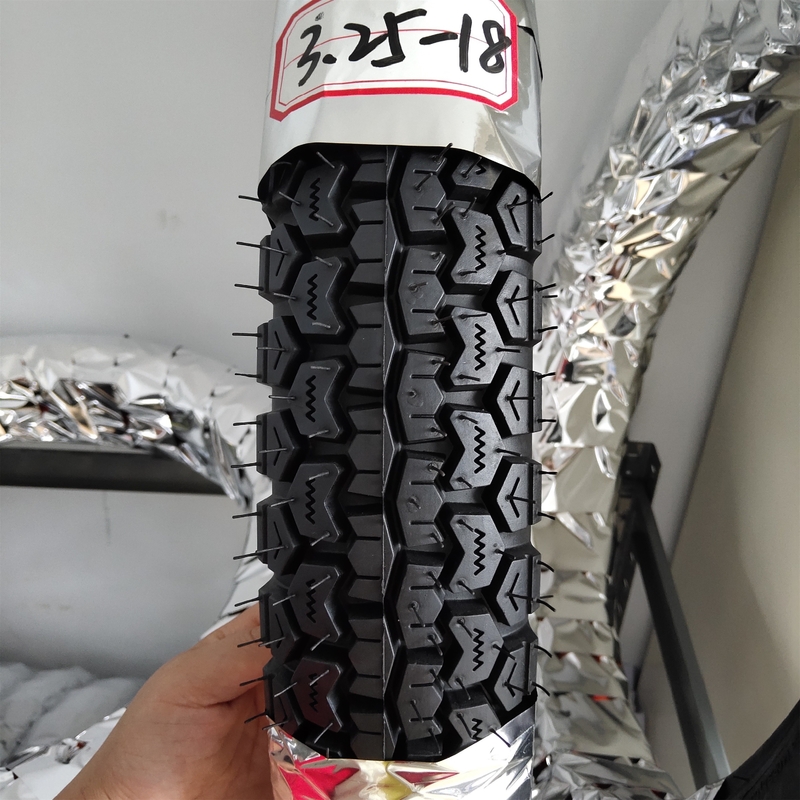 슈퍼 110/90-18 고무 오토바이 타이어 및 OEM 수용 3.5 KG 무게