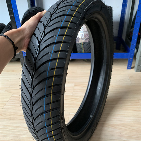 아프리카 시장의 오토바이 타이어 제조업체 20000 KM 작업 수명 110/80 17