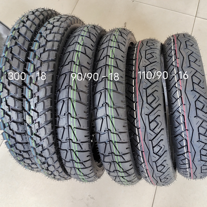 90/90-18 90/90-17 110/90-16 110/90-17 100/90-17 튜브 없는 오토바이 타이어 자체 300-18
