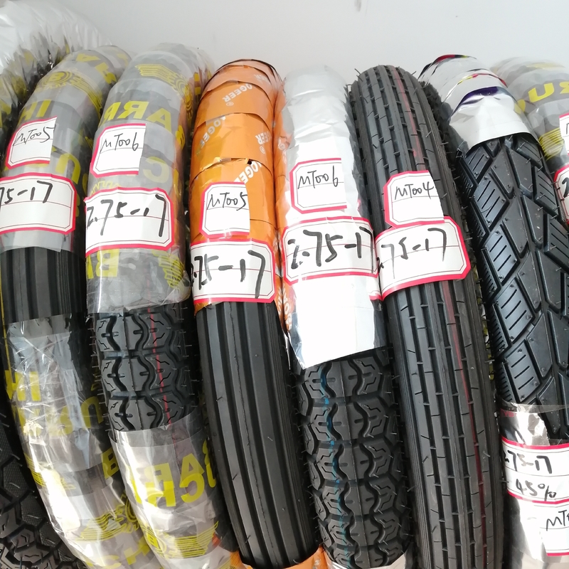딥 디자인 모터사이클 타이어 275-17 5000 pcs Per Day 용량 및 딥 패턴 디자인