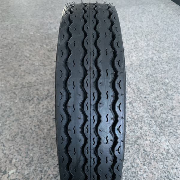 매일 5000 pcs 오토바이 타이어 400-8 LLantas Ceat 4.00-8 타이어 케이스