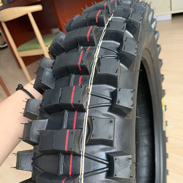 아프리카 시장 및 저렴한 가격에 직접 깊은 디자인 모터사이클 타이어 110/100-18