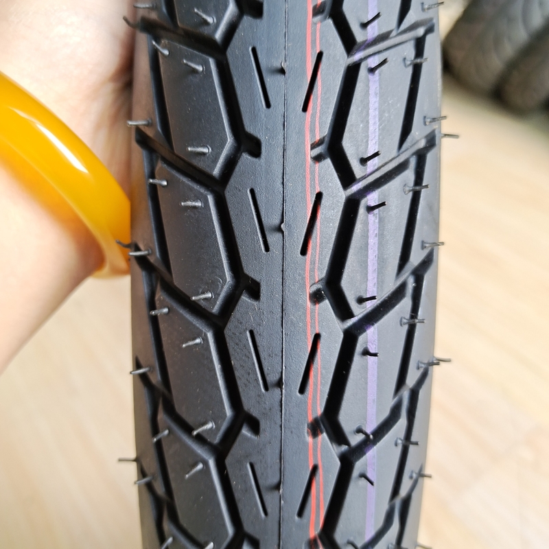 20000 KM 작업 수명 아프리카 시장에 대한 오래 지속되는 오토바이 타이어 60/100-17